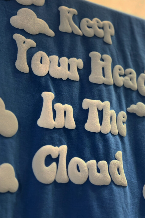 |*PUFF*| Keep your head in the clouds Unisex Oversized T-shirt